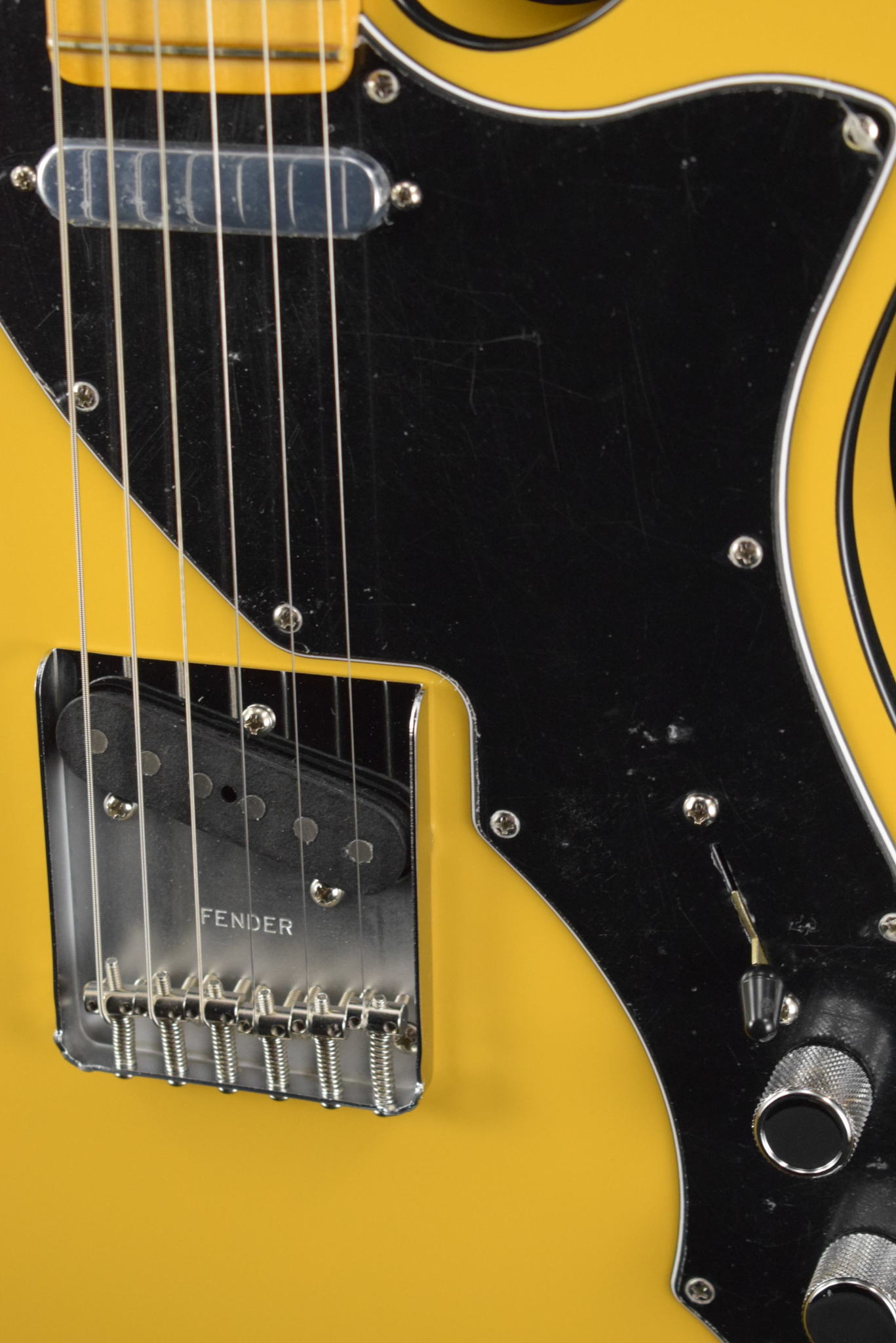 Fender Fender Britt Daniel Tele Thinline Amarillo Gold Maple Fingerboard