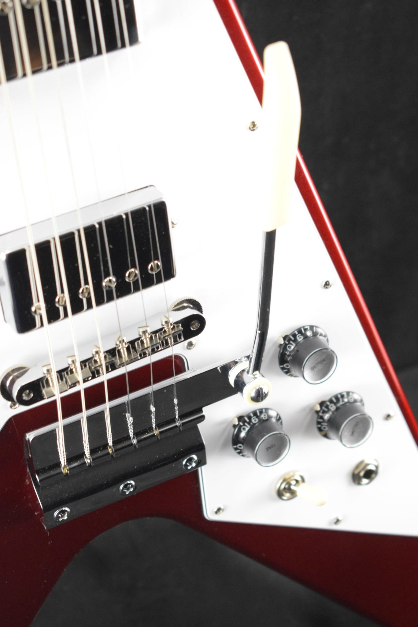 Gibson Gibson Custom Shop 1967 Flying V w/ Maestro Vibrola Sparkling Burgundy