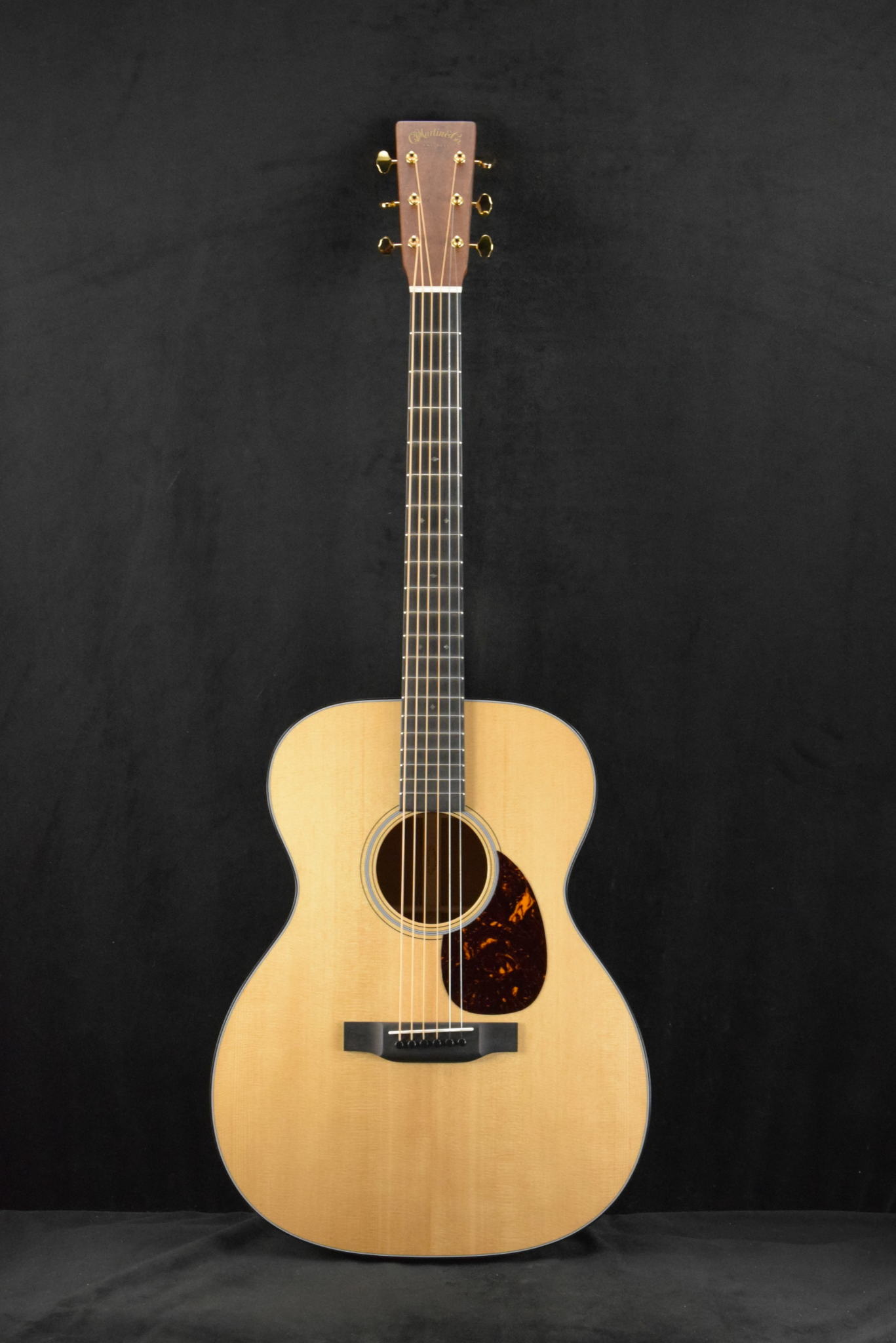 Martin Martin Custom Shop OM Orchestra Model Sitka Spruce VTS Quilted Pommele Sapele Natural