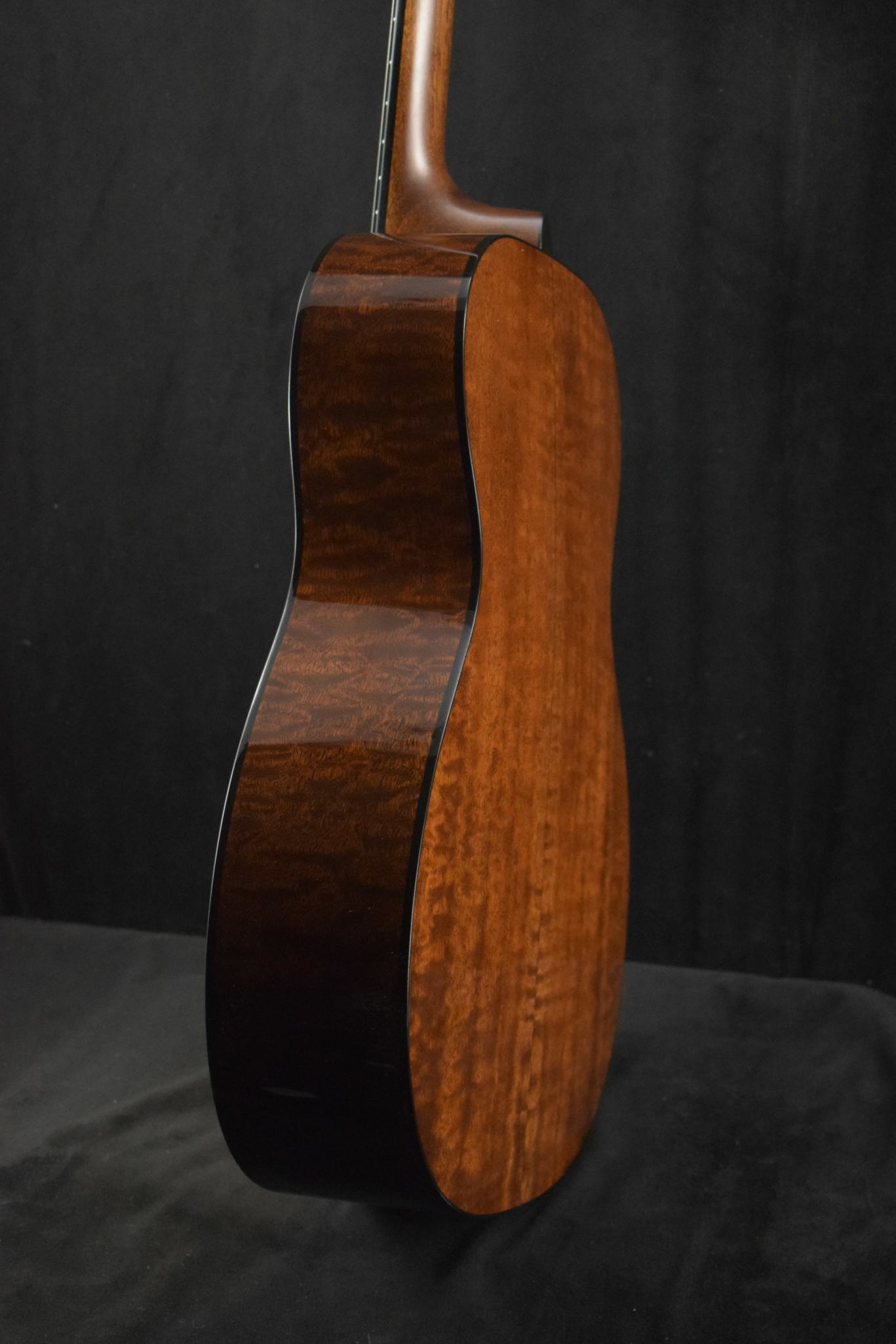 Martin Martin Custom Shop OM Orchestra Model Sitka Spruce VTS Quilted Pommele Sapele Natural