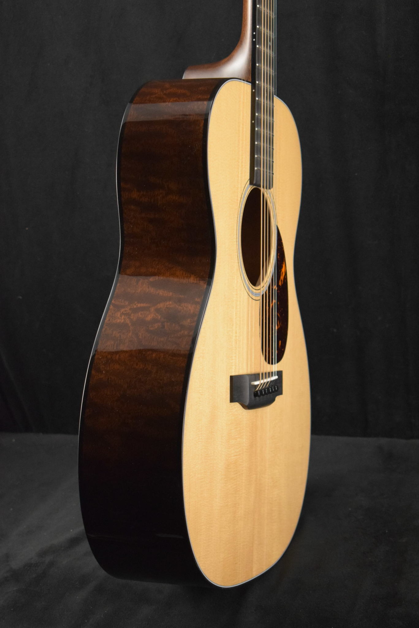 Martin Martin Custom Shop OM Orchestra Model Sitka Spruce VTS Quilted Pommele Sapele Natural