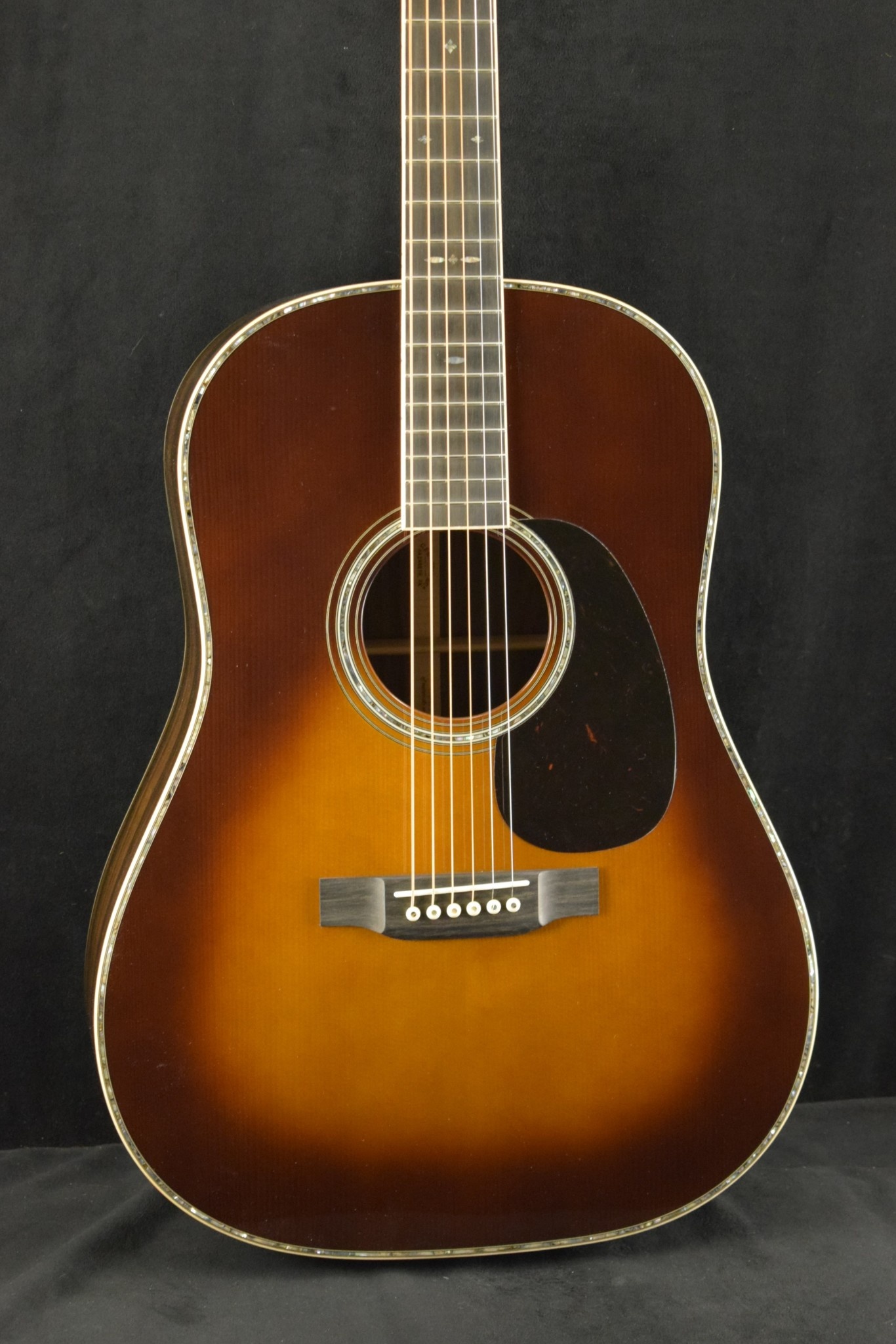 Martin Martin Custom Shop Dreadnought 12-Fret Adirondack Spruce Ziricote 1933 Ambertone Teardrop Burst