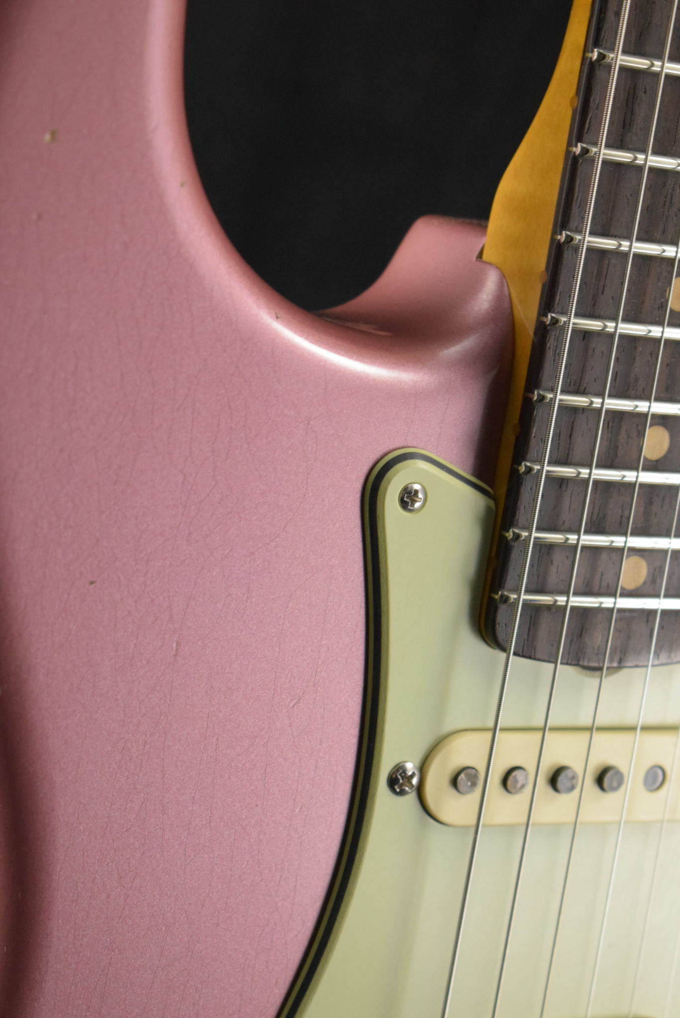 Fender Fender Limited Edition '64 Stratocaster Journeyman Relic - Aged Burgundy Mist Metallic