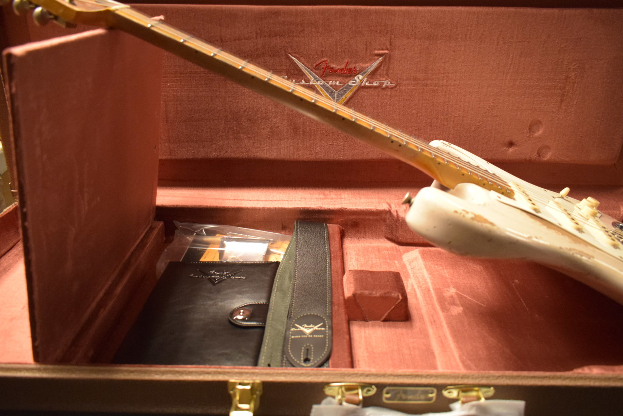 Fender Fender Custom Shop Limited Edition Red Hot Stratocaster Super Heavy Relic - Aged White Blonde