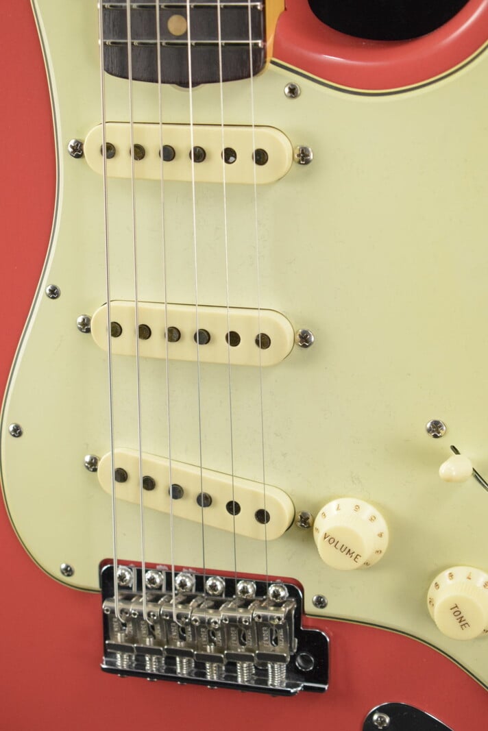 Fender Fender '64 Stratocaster Journeyman Relic w/Closet Classic Hardware - Faded Aged Fiesta Red