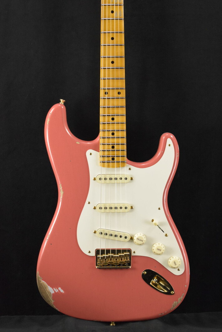 Fender Fender '56 Hardtail Stratocaster Relic with Gold Closet Classic Hardware - Super Faded Tahitian Coral