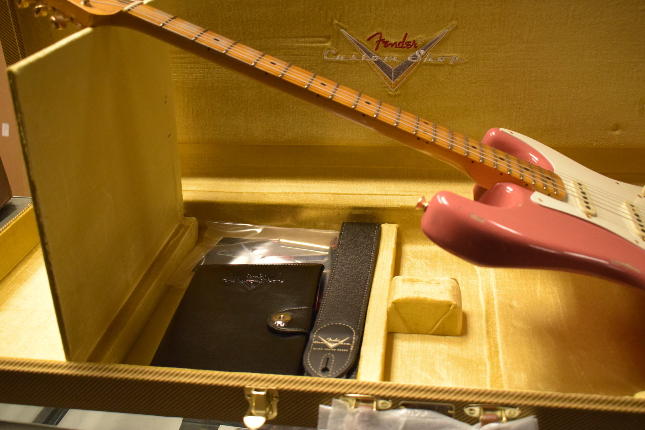 Fender '56 Hardtail Stratocaster Relic with Gold Closet Fender '56 Hardtail Stratocaster Relic with Gold Closet