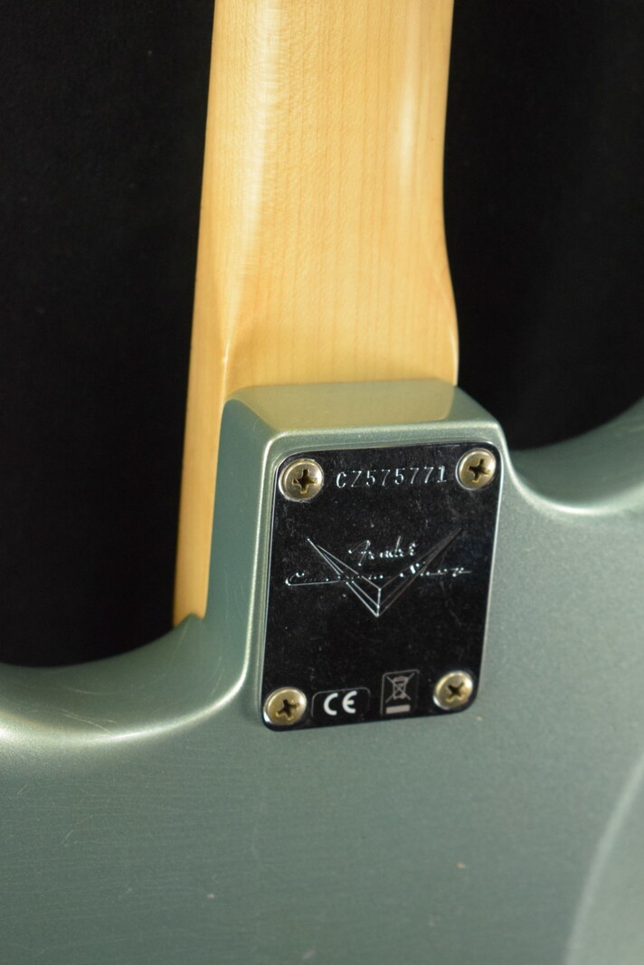 Fender Fender Custom Shop Limited Edition '69 Stratocaster Journeyman Relic - Aged Firemist Silver