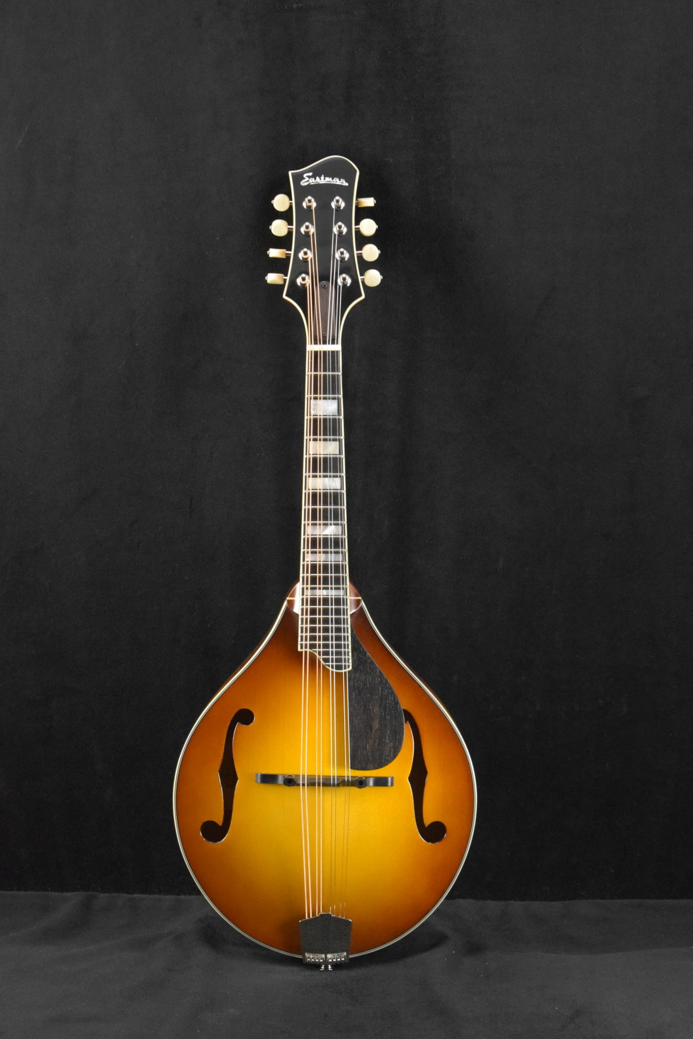 Eastman Eastman MD605-GB A-Style F-Hole Electric Mandolin Goldburst