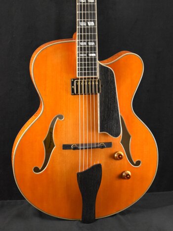 Eastman Eastman AR580CE-HB Archtop Honeyburst