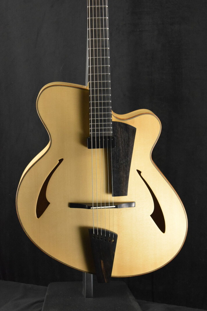 Eastman Eastman PG2 Claudio Pagelli Signature Archtop Blonde Finish