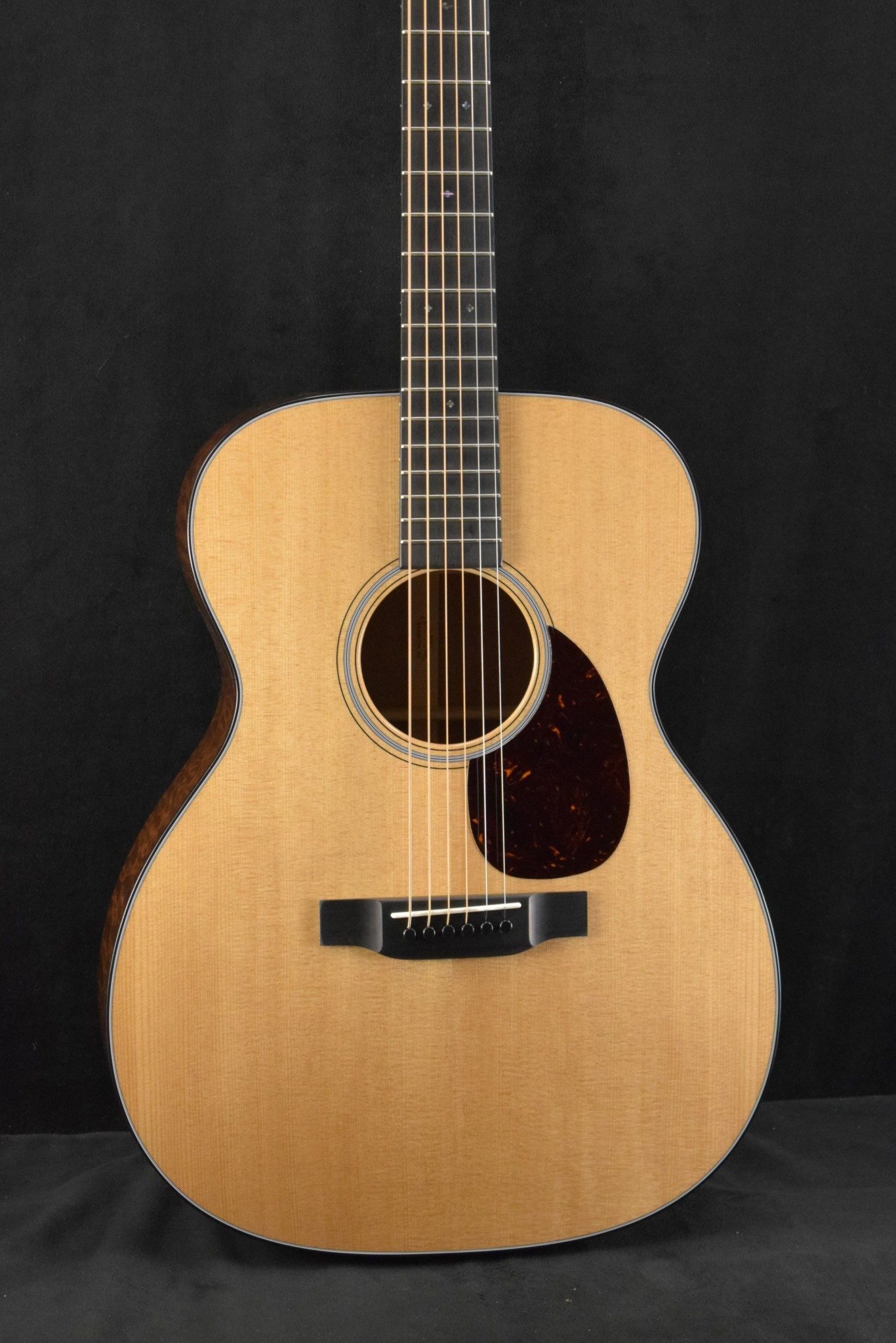 Martin Martin Custom Shop OM Orchestra Model Sitka Spruce VTS Quilted Pommele Sapele Natural