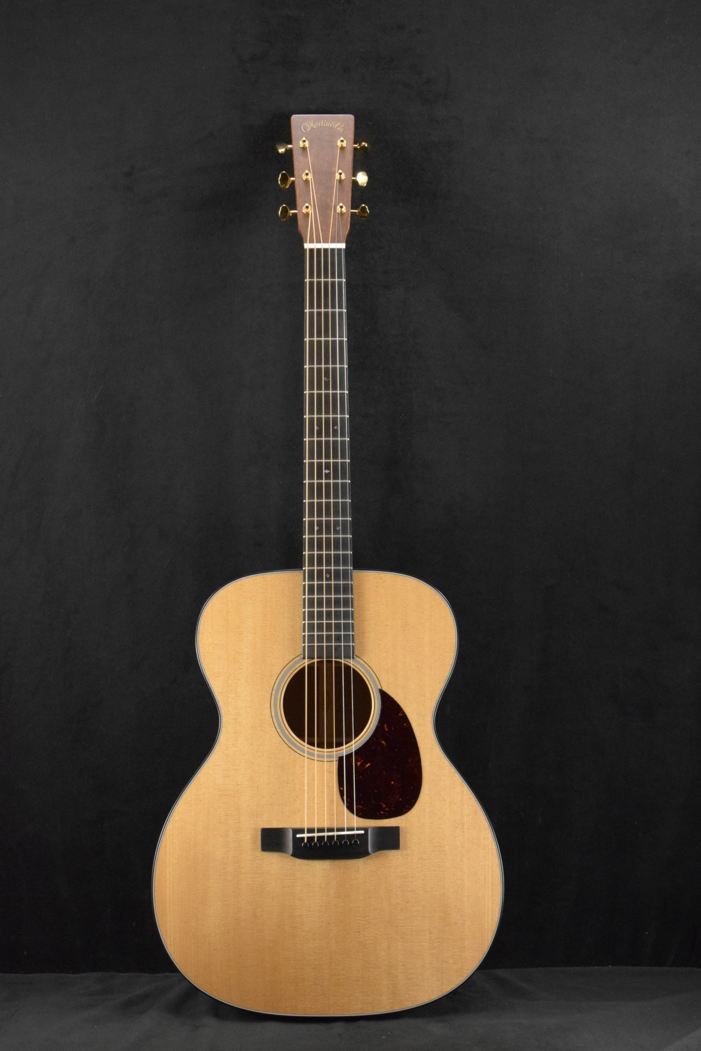 Martin Martin Custom Shop OM Orchestra Model Sitka Spruce VTS Quilted Pommele Sapele Natural