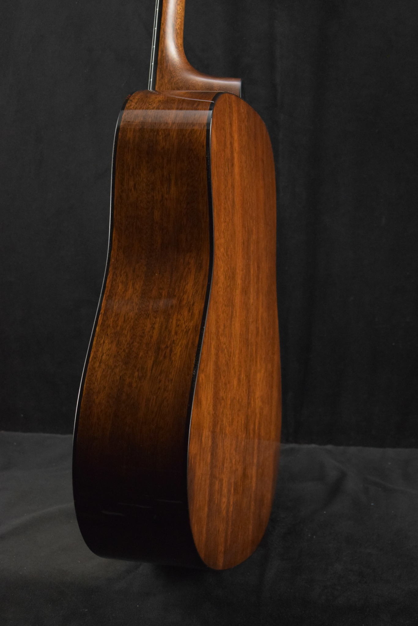 Martin Martin Custom Shop Dreadnought Mahogany Adirondack Spruce VTS Natural