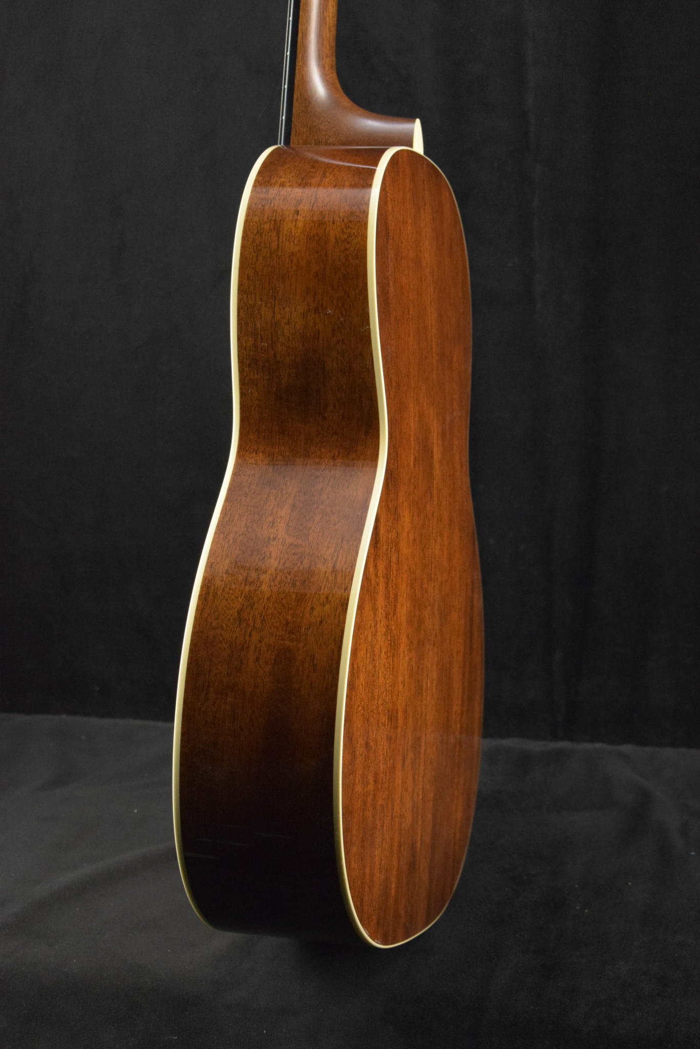 Martin Martin Custom Shop 00 Grand Concert 12-Fret Mahogany Adirondack Spruce VTS Natural