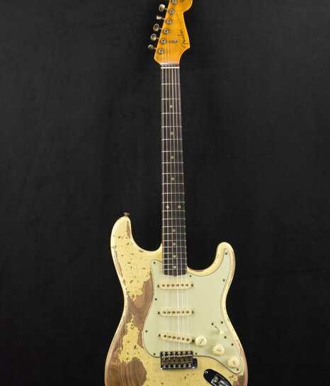 Fender Ltd Edition '63 Strat - Journeyman Relic w/Closet Fender Ltd Edition '63 Strat - Journeyman Relic w/Closet