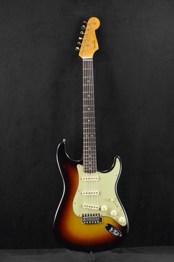 Fender Fender Ltd Ed '64 Stratocaster Journeyman Relic with Closet Classic Hardware - 3-Color Sunburst