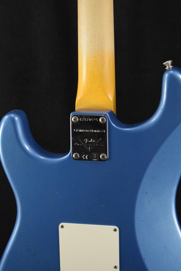 Fender Fender Ltd Edition '63 Strat - Journeyman Relic w/Closet Classic HW Aged Lake Placid Blue
