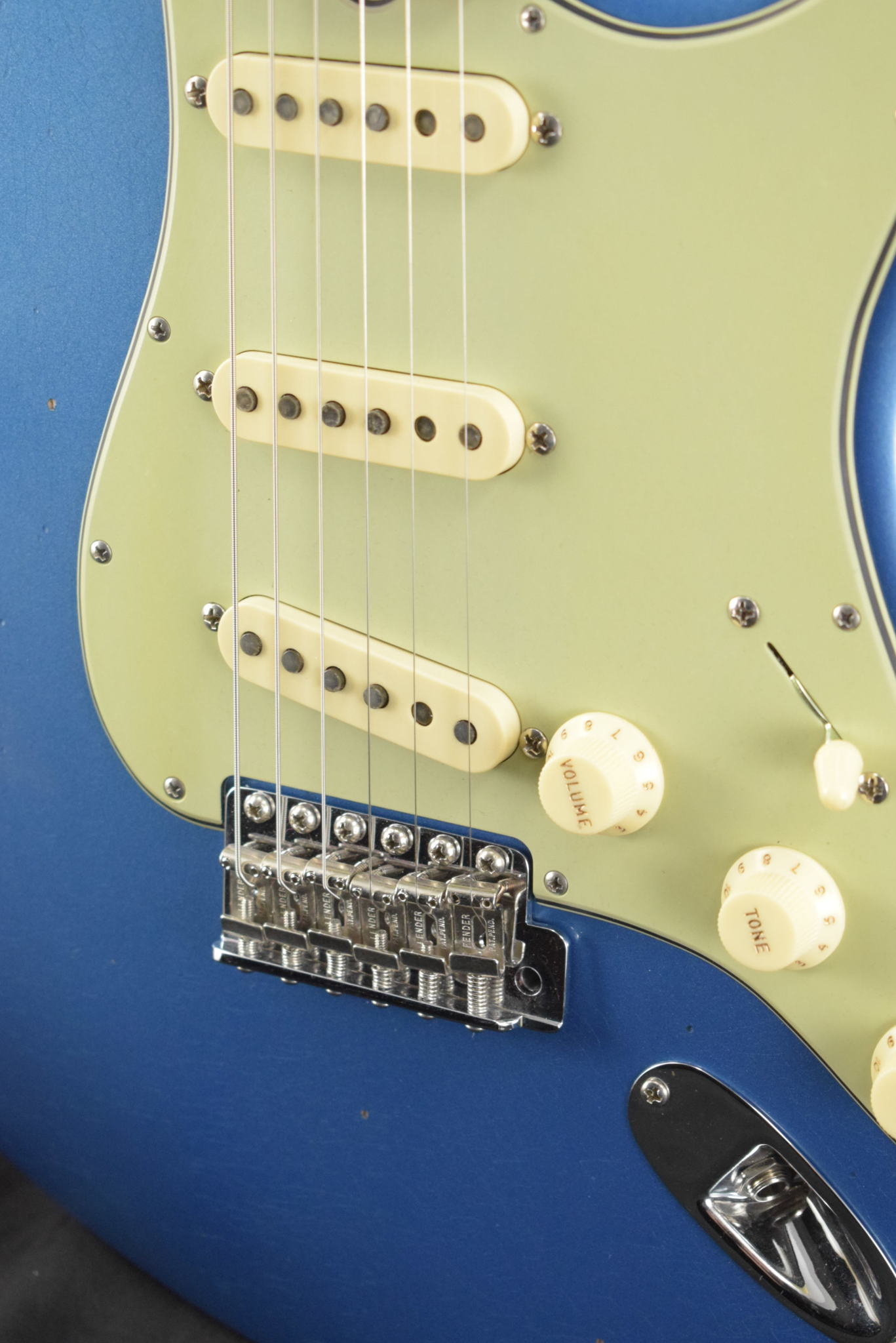 Fender Ltd Edition '63 Strat - Journeyman Relic w/Closet Fender Ltd Edition '63 Strat - Journeyman Relic w/Closet