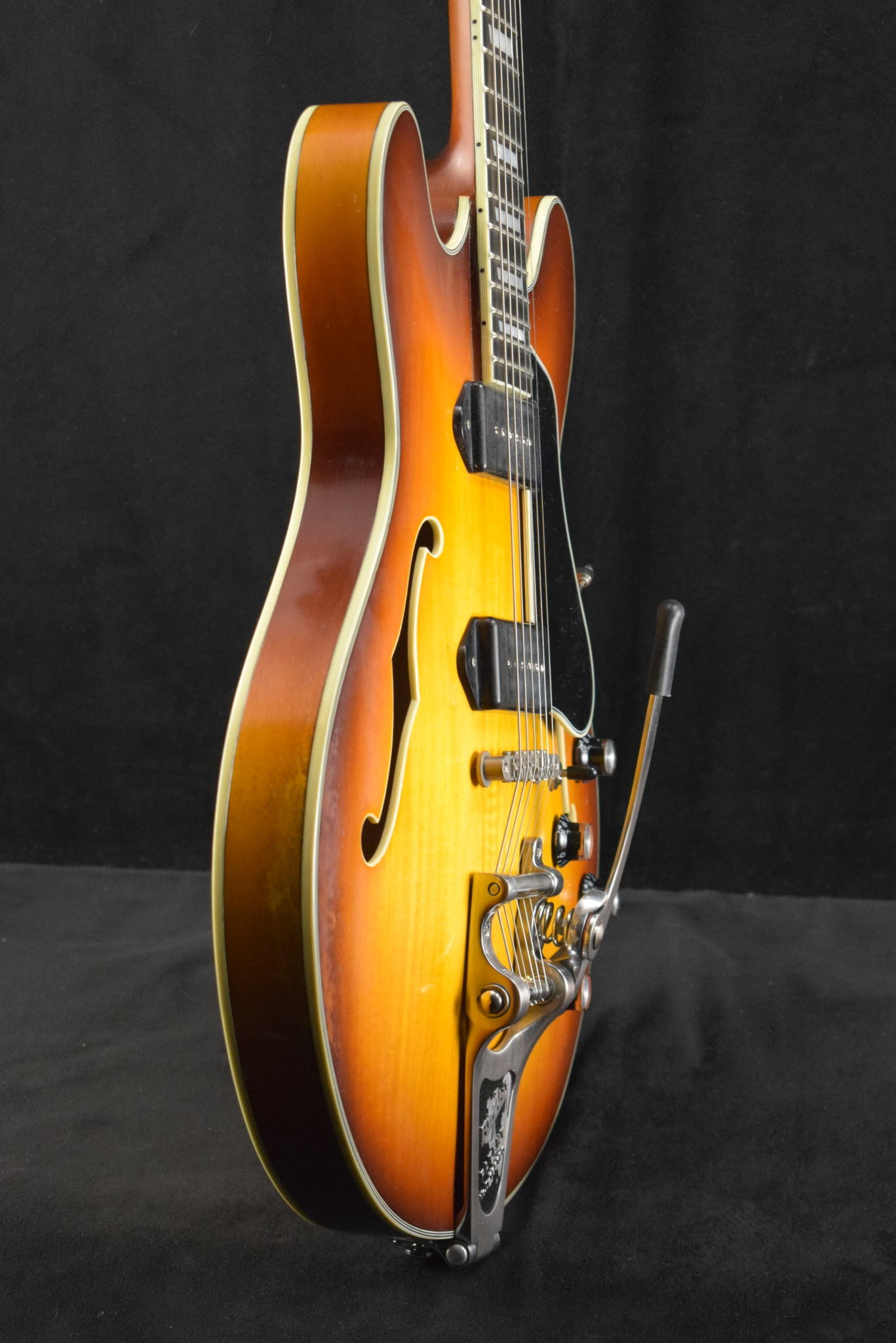Eastman Eastman T64/V-GB Thinline Bigsby Antique Varnish Gold Burst