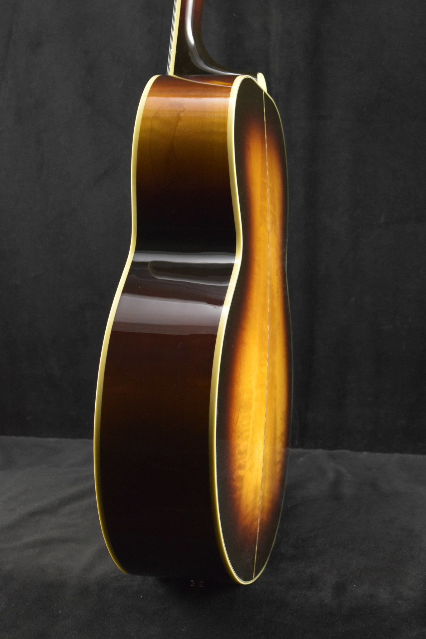 Gibson SJ-200 Original Vintage Sunburst - Fuller's Guitar Gibson SJ-200 Original Vintage Sunburst - Fuller's Guitar