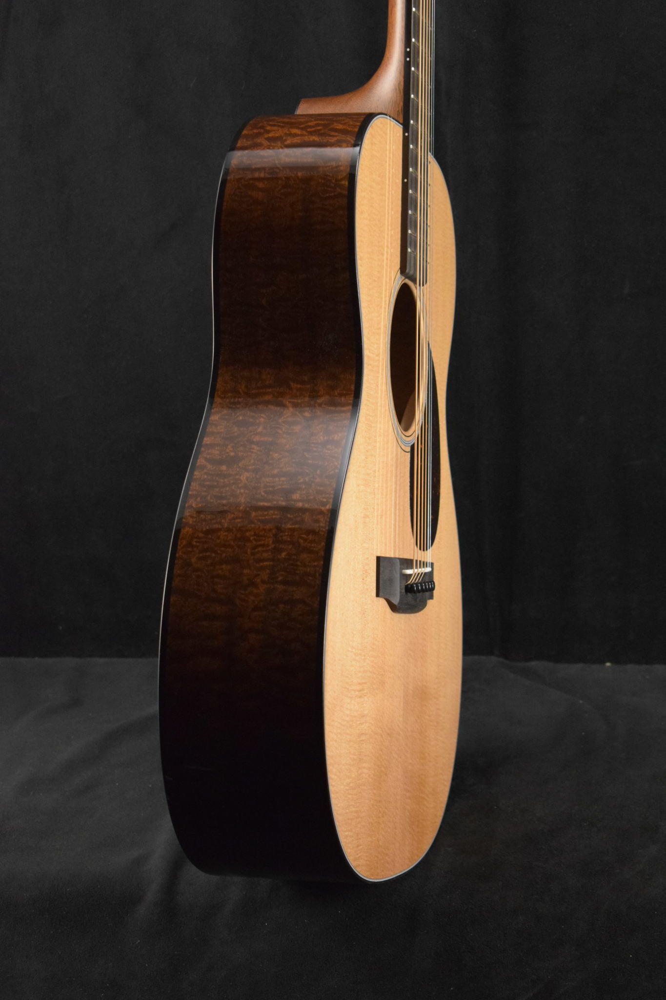 Martin Martin Custom Shop 000/OM Auditorium Quilted Pommele Sapele Sitka Spruce VTS Natural