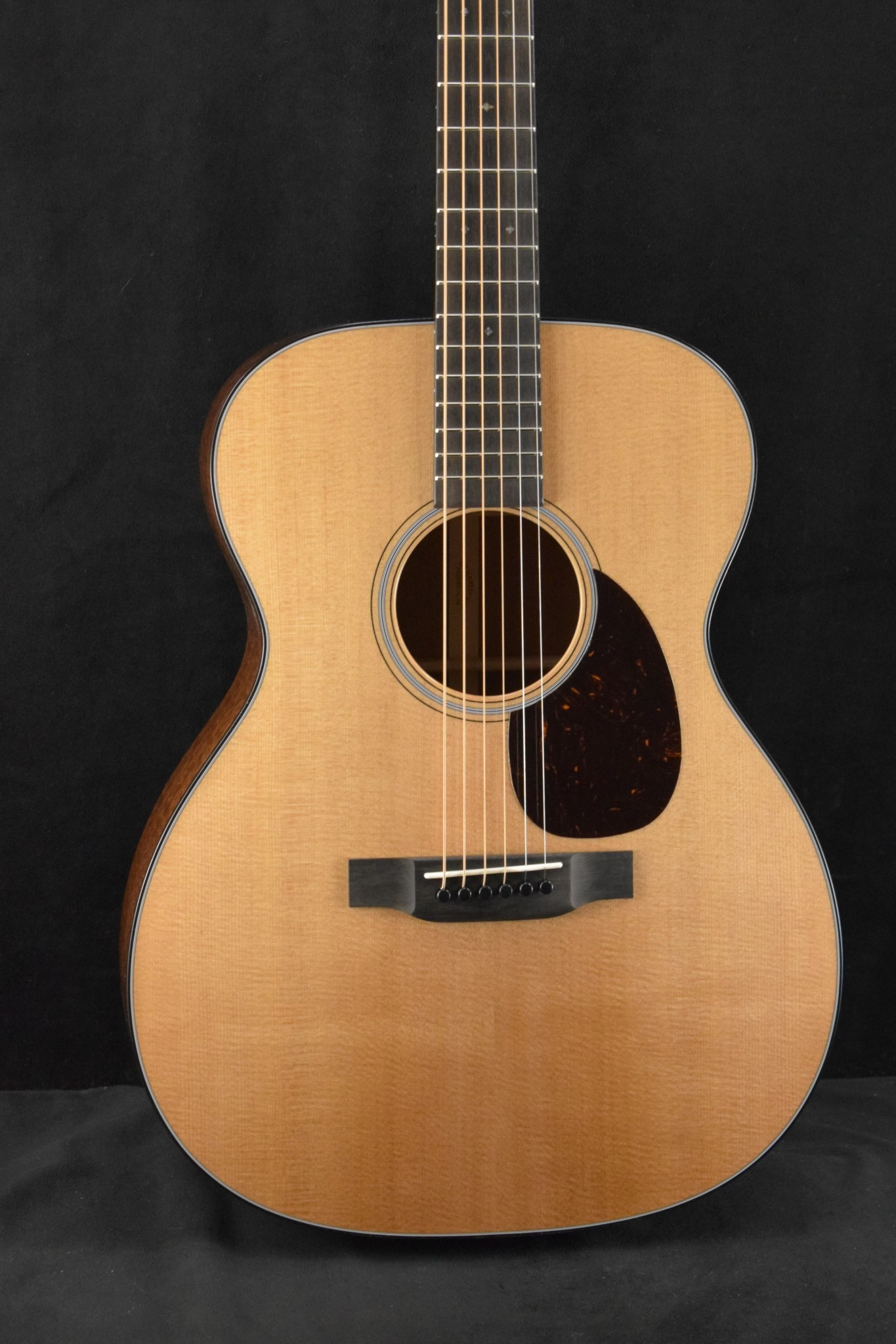 Martin Martin Custom Shop 000/OM Auditorium Quilted Pommele Sapele Sitka Spruce VTS Natural