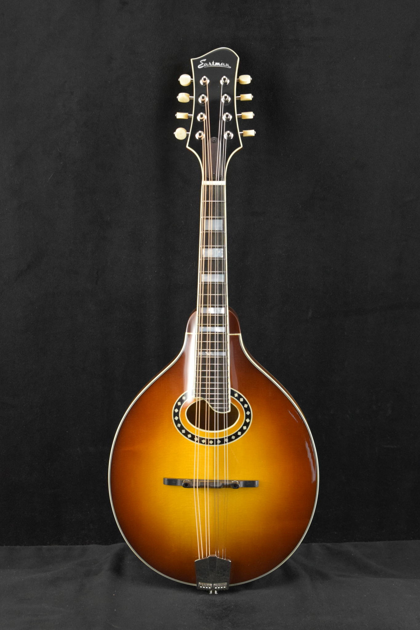 Eastman MD604-GB A-Style Oval-Hole Electric Mandolin Gold Eastman MD604-GB A-Style Oval-Hole Electric Mandolin Gold