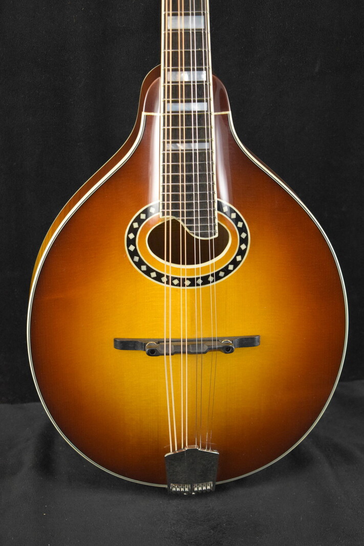 Eastman Eastman MD604-GB A-Style Oval-Hole Electric Mandolin Gold Burst