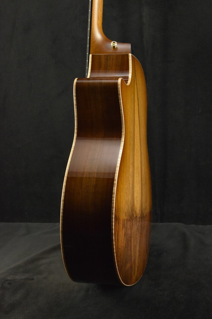 Taylor Taylor Custom C14ce B4011 Grand Auditorium Western Red Cedar/Grafted Walnut