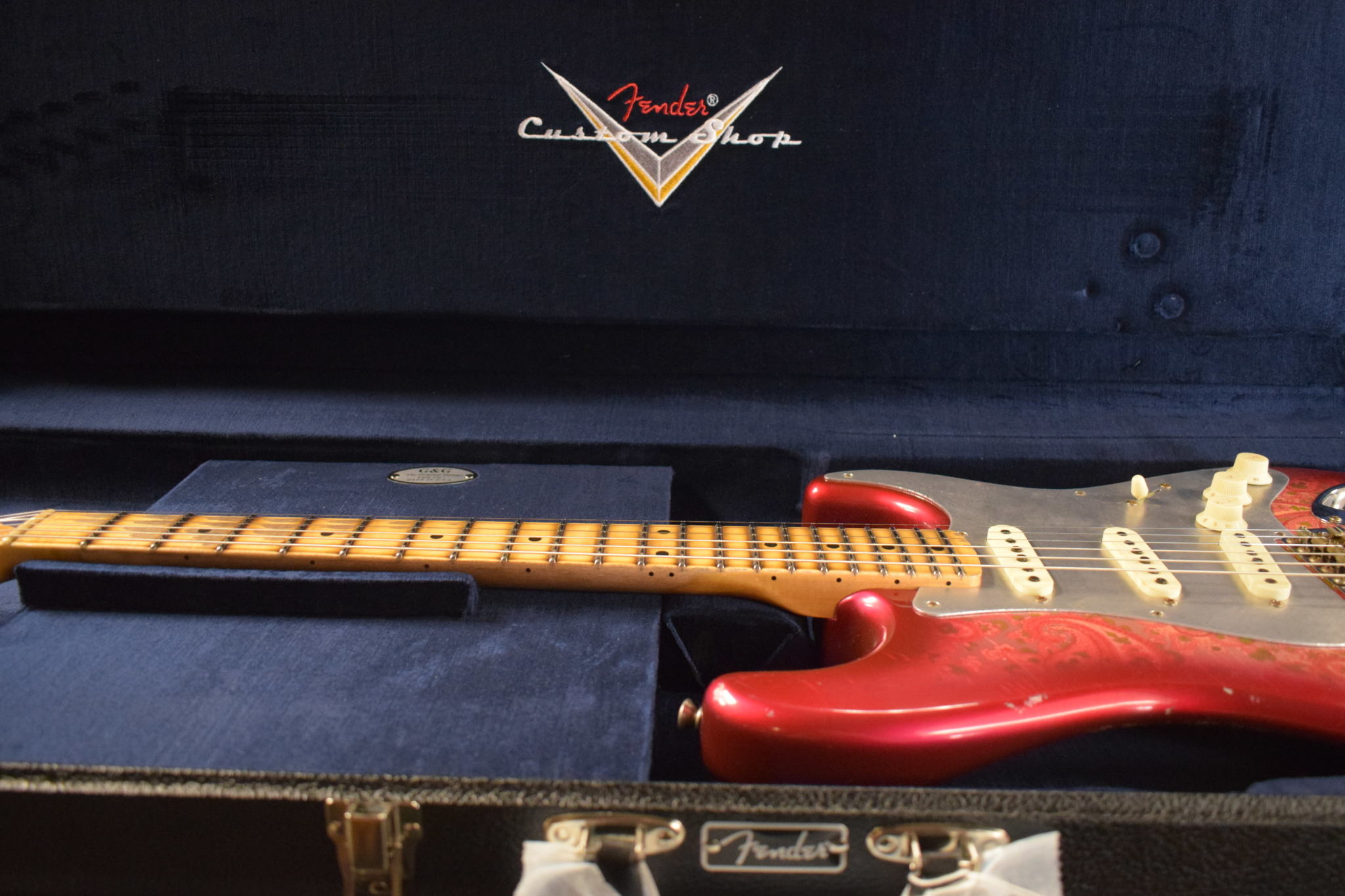 Fender Fender Custom Shop Limited Edition El Diablo Stratocaster Aged Pink Paisley Relic