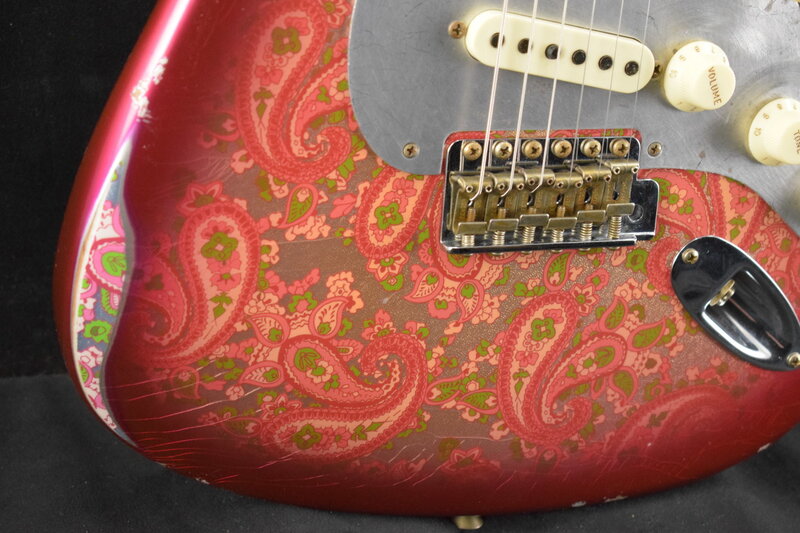 Fender Fender Custom Shop Limited Edition El Diablo Stratocaster Aged Pink Paisley Relic