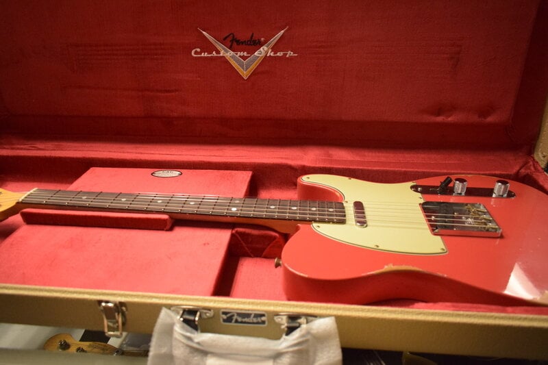 Fender Custom Shop '64 Tele Relic - Aged Fiesta Red Fender Custom Shop '64 Tele Relic - Aged Fiesta Red