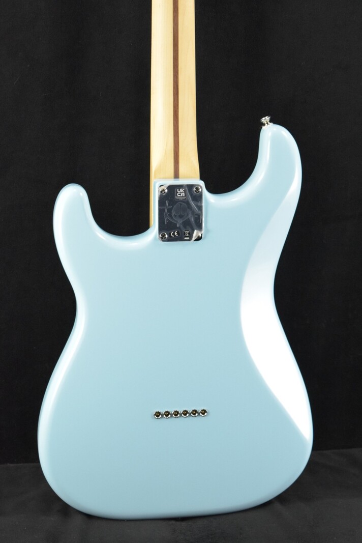 Fender Fender Tom DeLonge Stratocaster Rosewood Fingerboard Daphne Blue