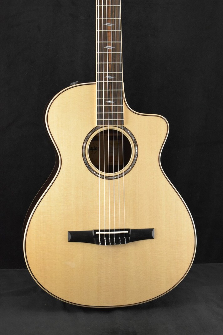 Taylor Taylor 812ce-N Nylon-String Natural