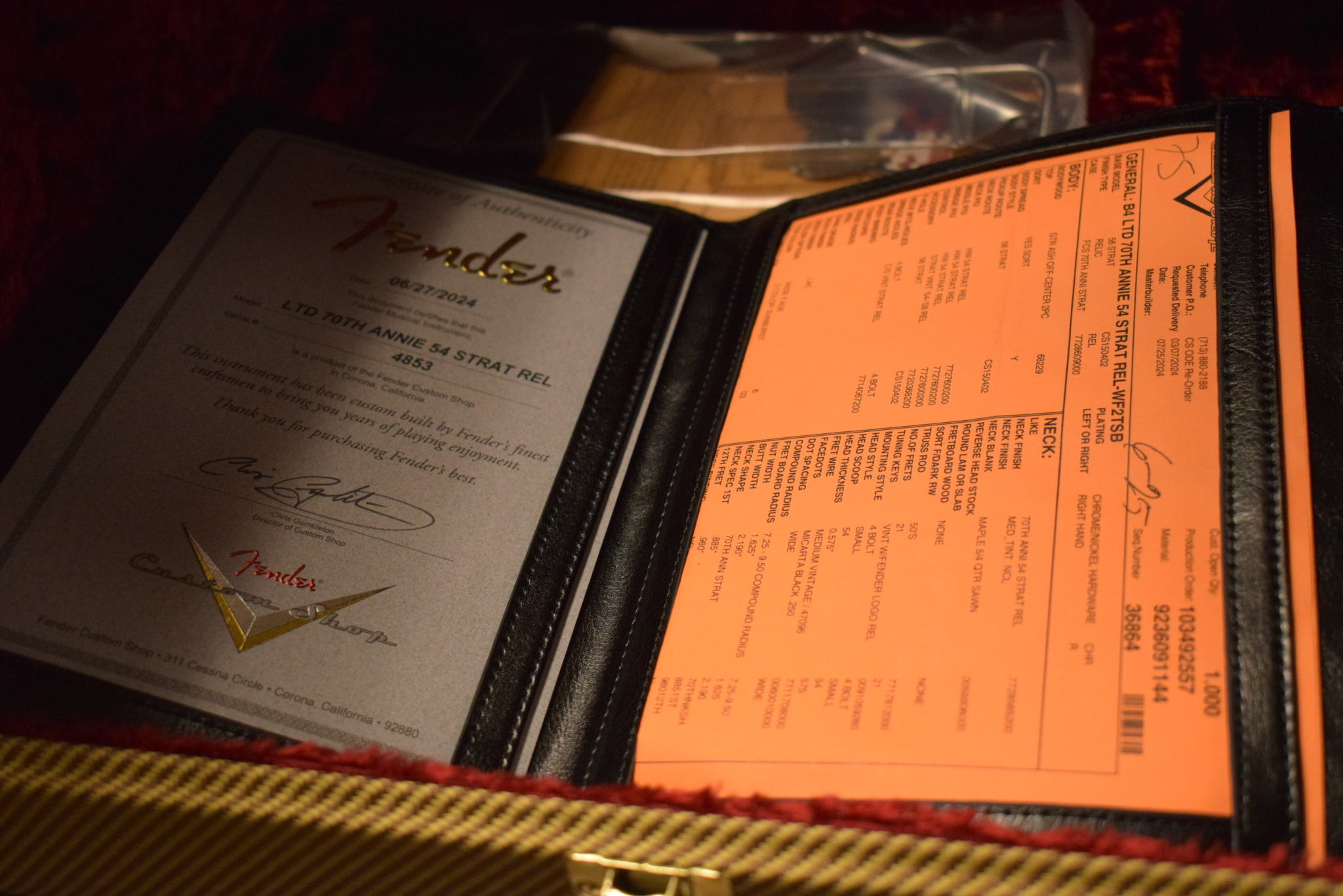 Fender Fender Limited Edition 70th Anniversary 1954 Stratocaster Relic Wide-Fade 2-Color Sunburst