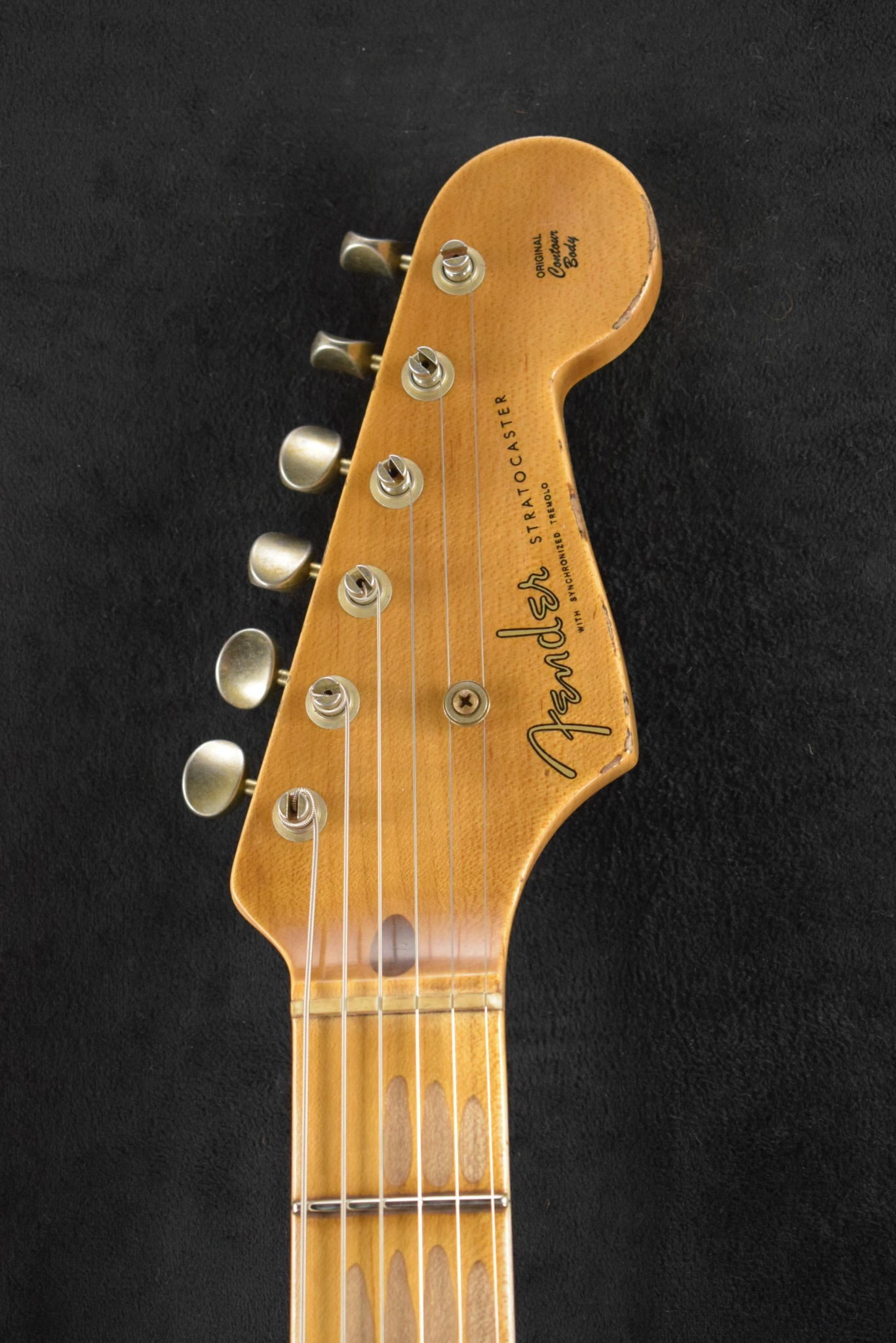 Fender Fender Limited Edition 70th Anniversary 1954 Stratocaster Relic Wide-Fade 2-Color Sunburst