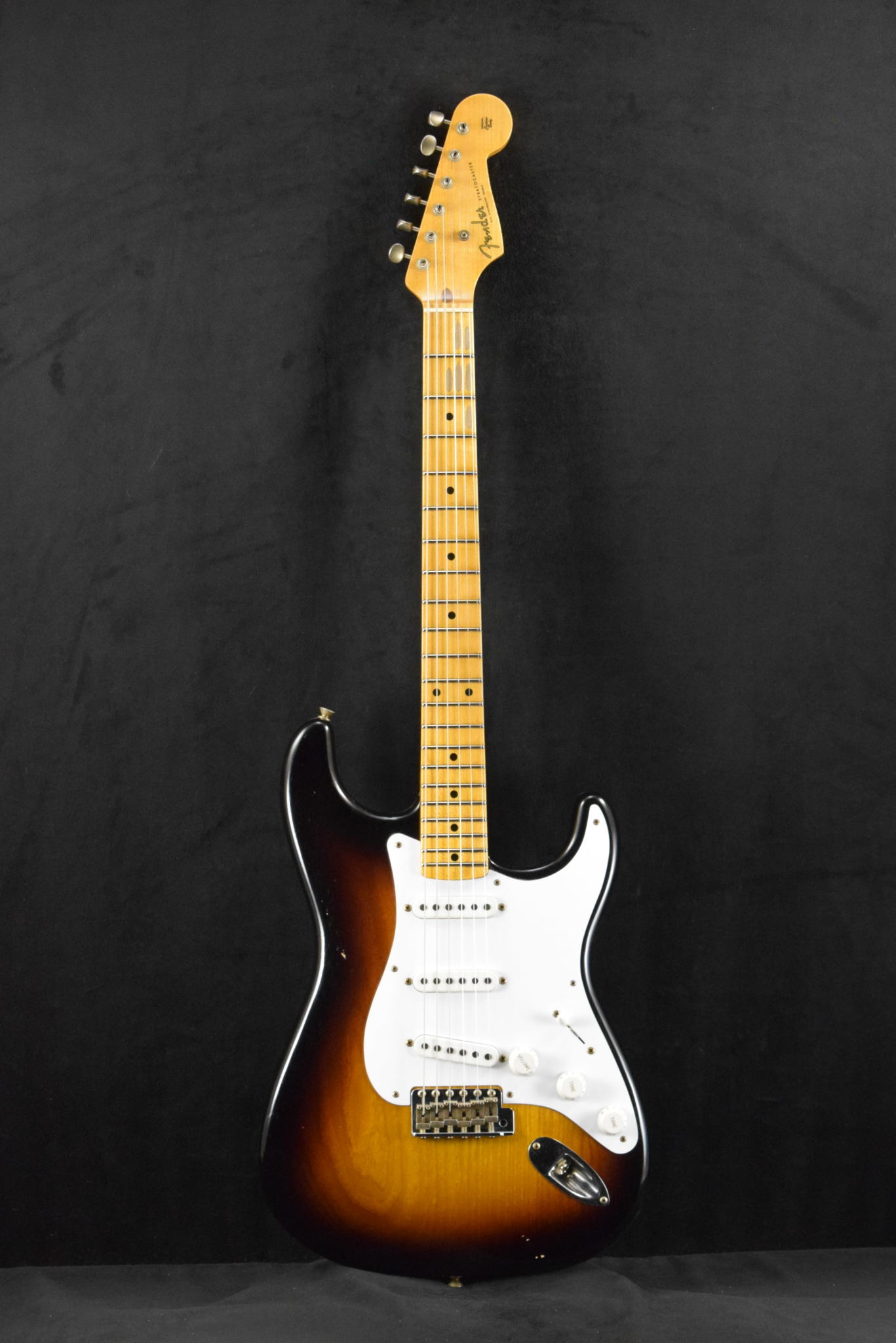 Fender Fender Limited Edition 70th Anniversary 1954 Stratocaster Journeyman Relic Wide-Fade 2-Color Sunburst