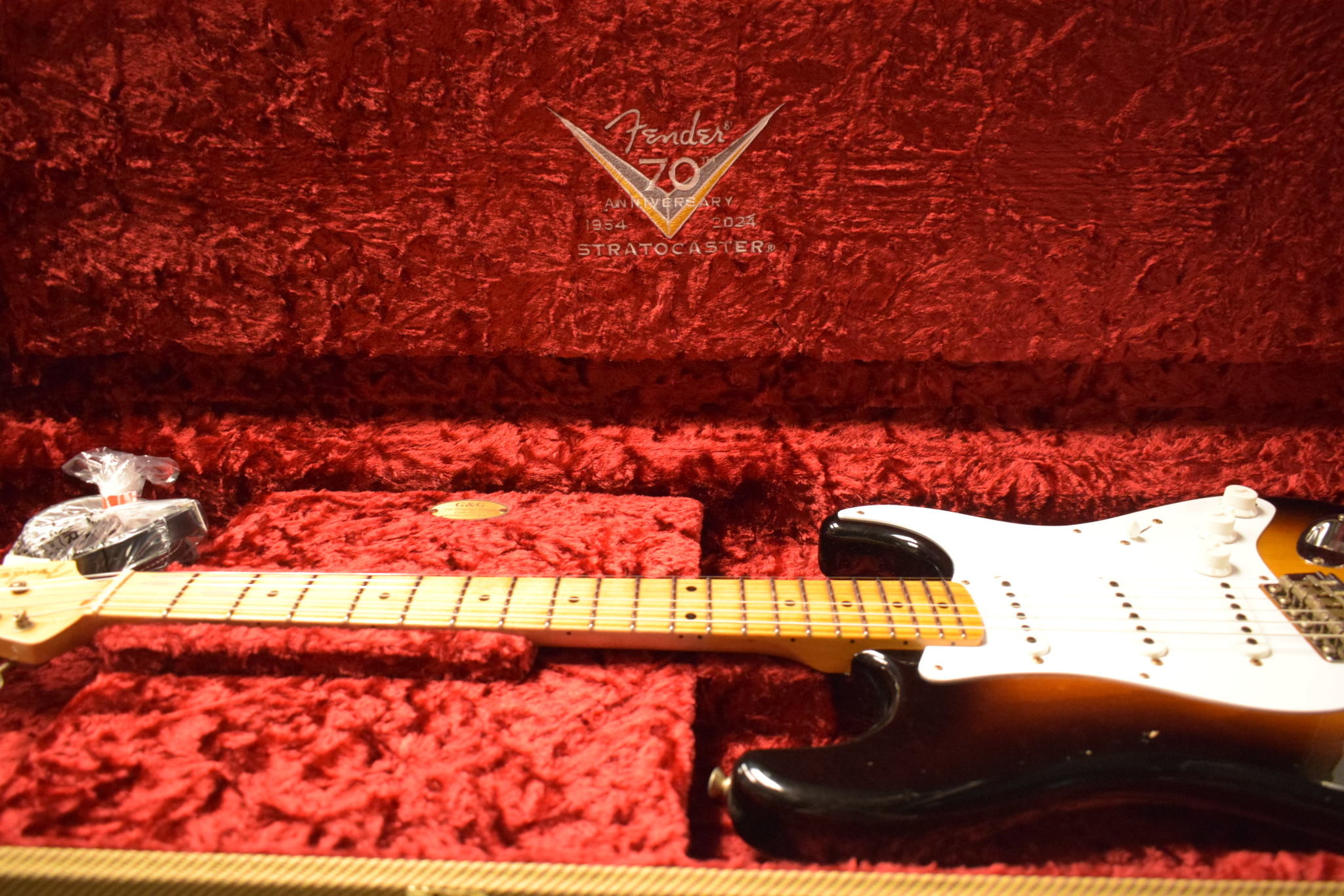 Fender Fender Limited Edition 70th Anniversary 1954 Stratocaster Journeyman Relic Wide-Fade 2-Color Sunburst