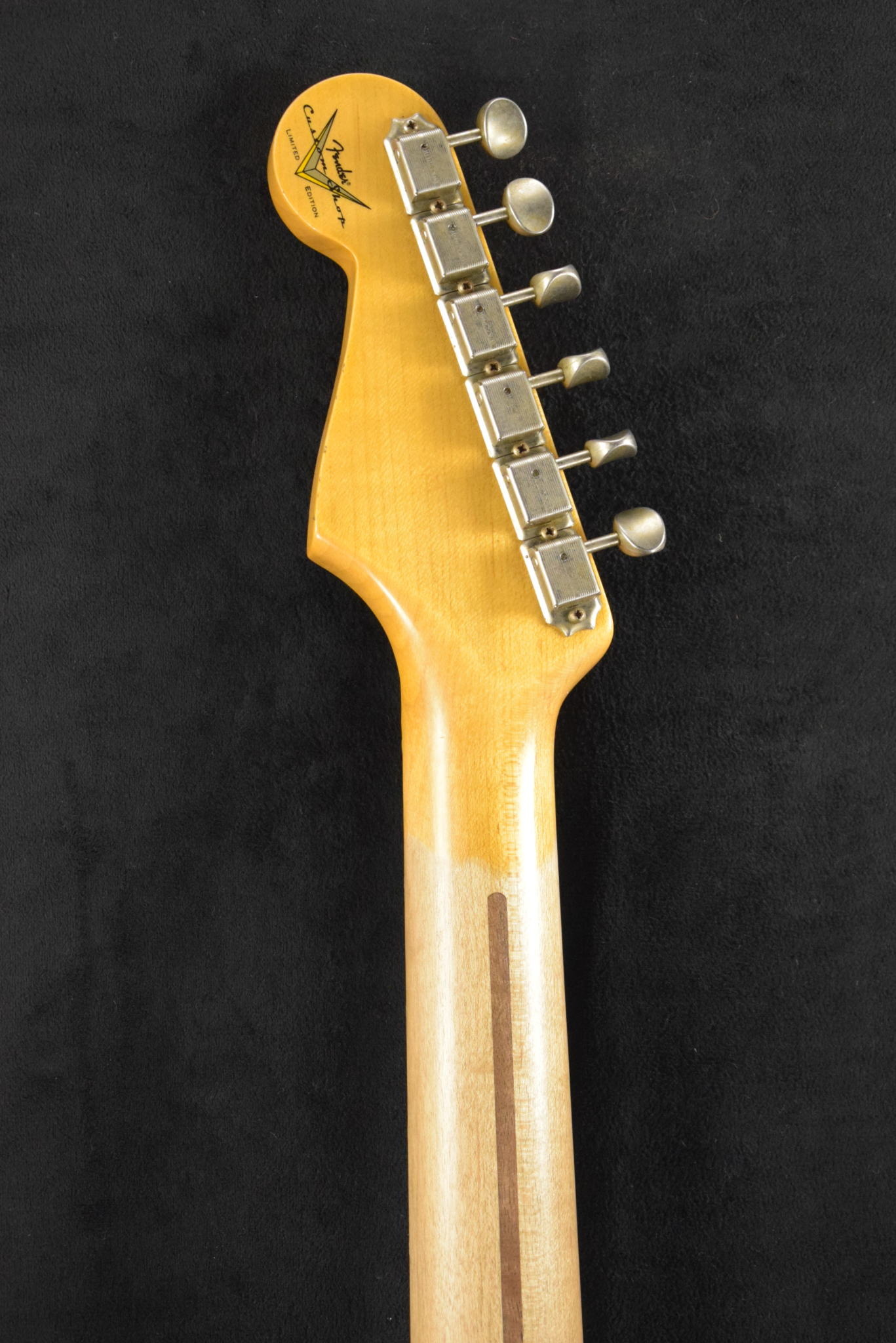 Fender Fender Limited Edition 70th Anniversary 1954 Stratocaster Journeyman Relic Wide-Fade 2-Color Sunburst