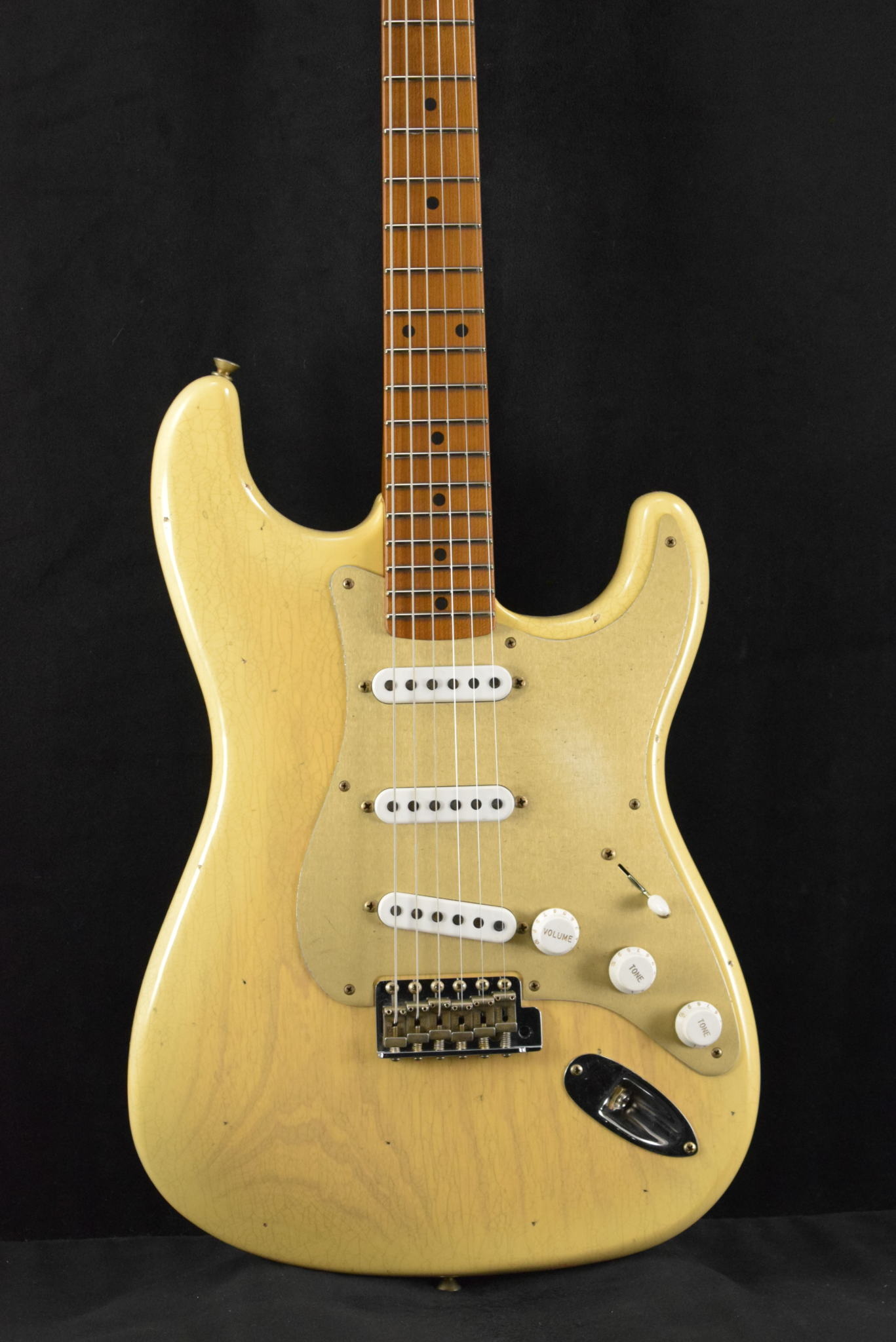 Fender Fender Limited Edition 1954 Roasted Stratocaster Journeyman Relic Natural Blonde 1-Piece Roasted Quartersawn Maple Fingerboard