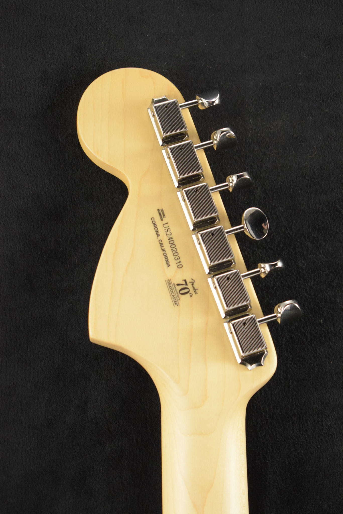 Photogenic Stratocaster (2-Color Sunb… American Professional II Stratocaster®, Anniversary 2-Color