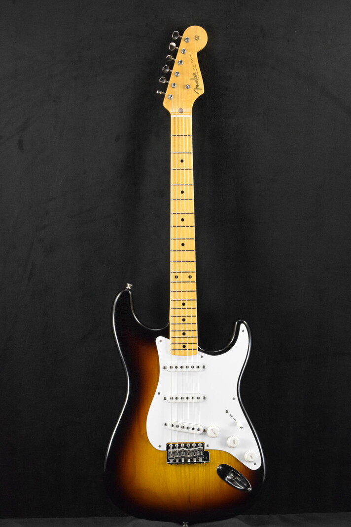 Fender Fender Limited Edition 70th Anniversary 1954 Stratocaster DLX Closet Classic Wide-Fade 2-Color Sunburst