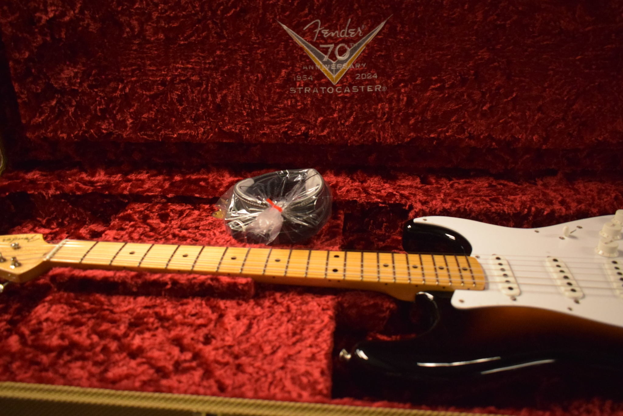 Fender Fender Limited Edition 70th Anniversary 1954 Stratocaster Time Capsule Package Wide-Fade 2-Color Sunburst