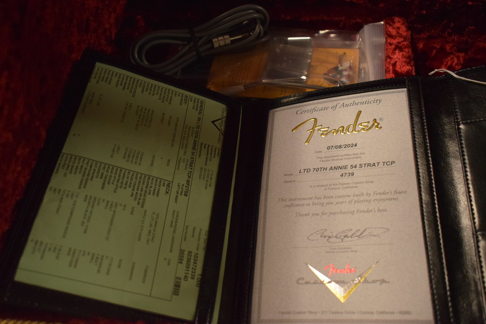 Fender Fender Limited Edition 70th Anniversary 1954 Stratocaster Time Capsule Package Wide-Fade 2-Color Sunburst