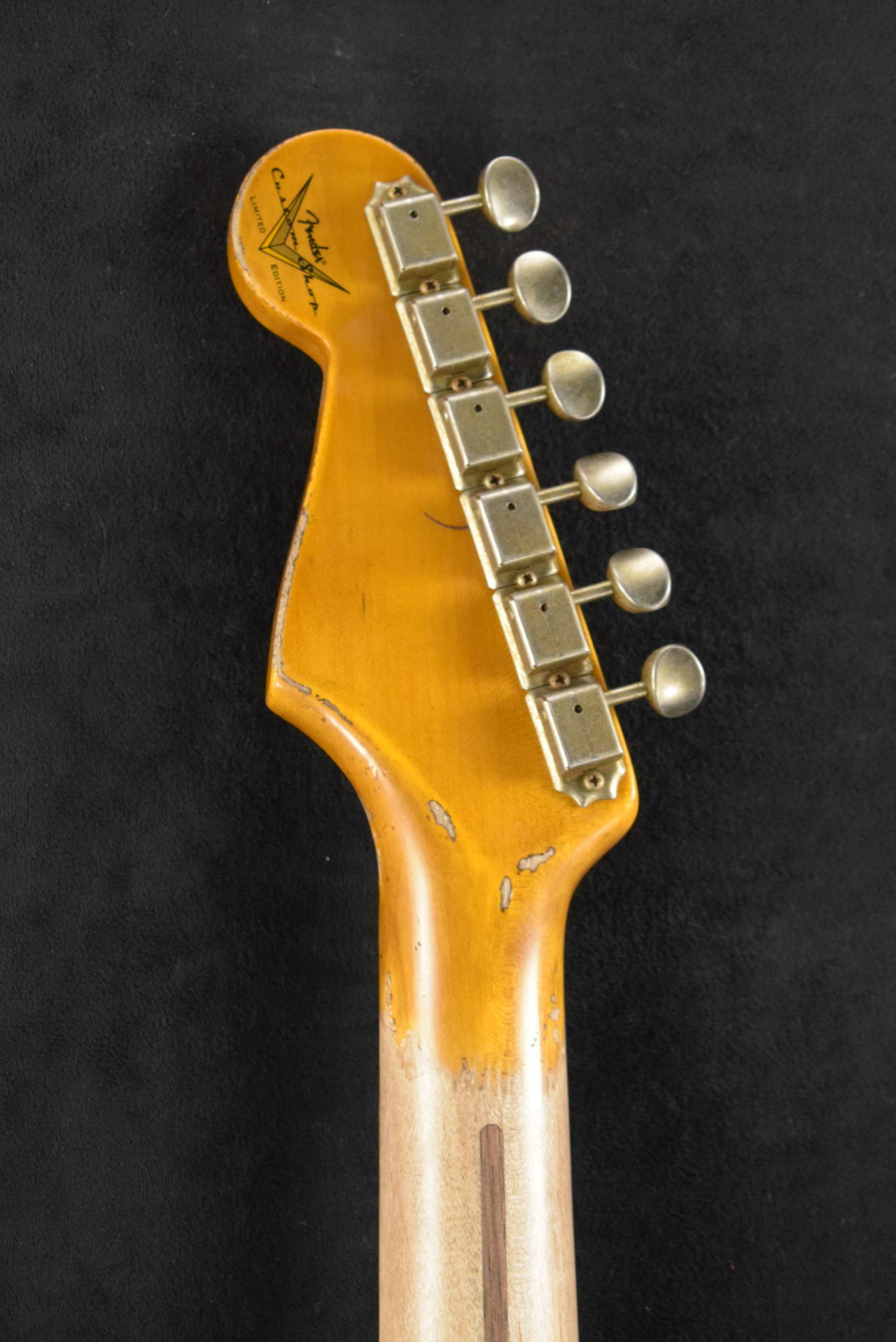 Fender Fender Limited Edition 70th Anniversary 1954 Stratocaster Super Heavy Relic Wide-Fade 2-Color Sunburst