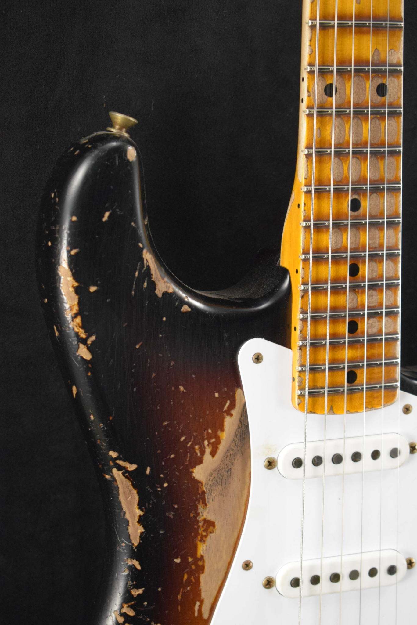 Fender Fender Limited Edition 70th Anniversary 1954 Stratocaster Super Heavy Relic Wide-Fade 2-Color Sunburst