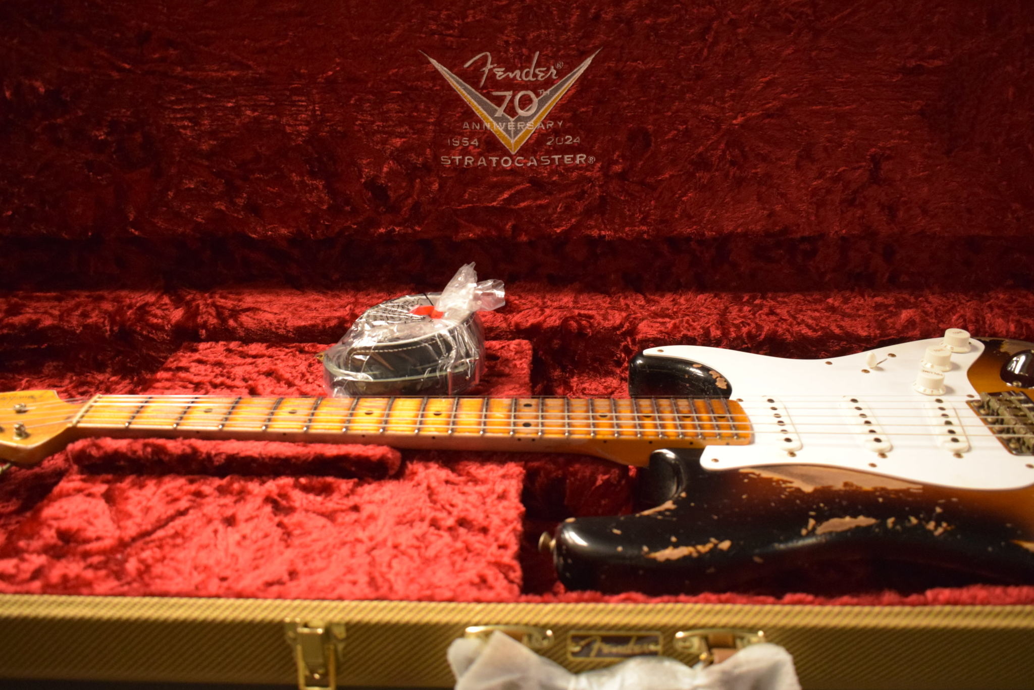 Fender Fender Limited Edition 70th Anniversary 1954 Stratocaster Super Heavy Relic Wide-Fade 2-Color Sunburst