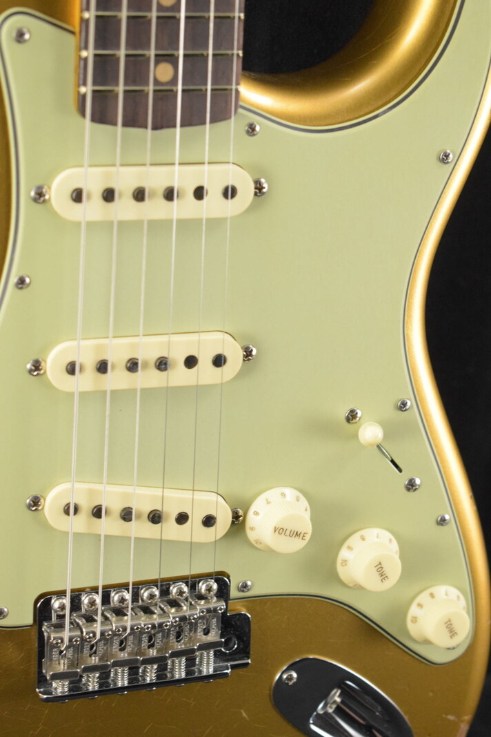 Fender Fender Custom Shop Late '62 Strat - Aged Aztec Gold Relic with Closet Classic Hardware