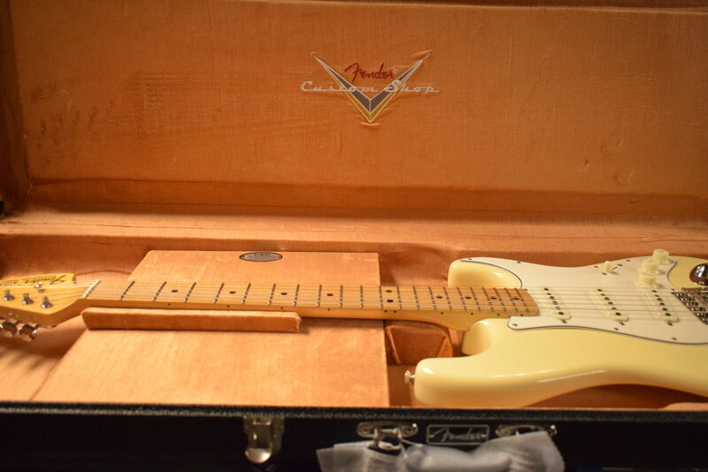 Fender Fender Custom Shop '68 Stratocaster DLX Closet Classic - Aged Vintage White